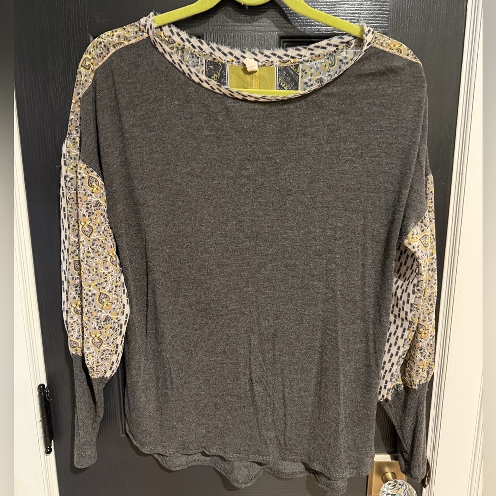 Anthropologie Timy Charcoal Top with Patterned Sleeves - Picture 4 of 12